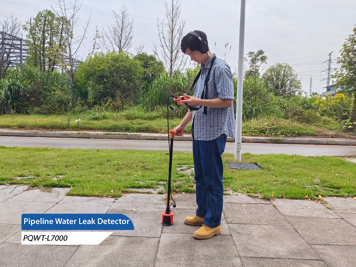 What should be noted when using a general pipeline leak detector?