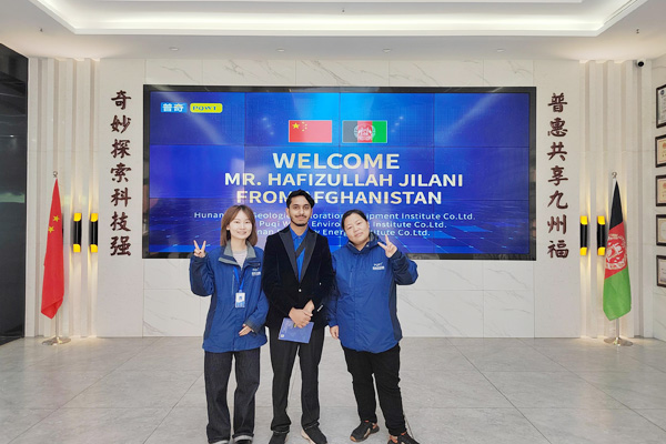 A Transcontinental Tech Visit: Afghan Client Mr. Hafizullah Jilani Explores Puqi’s Water Detection E