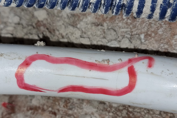 Pipeline leak detector